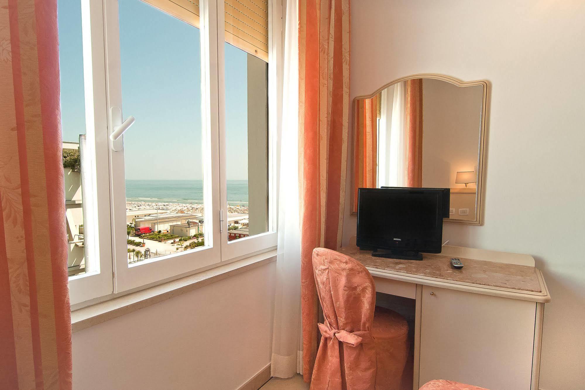 Hotel Mocambo Milano Marittima Dış mekan fotoğraf