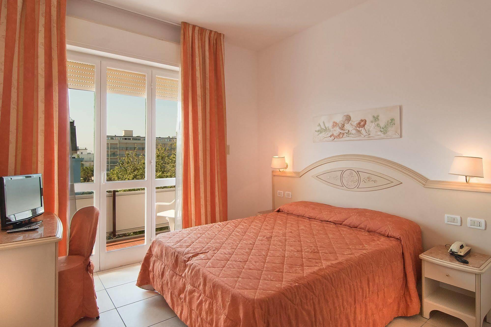 Hotel Mocambo Milano Marittima Dış mekan fotoğraf